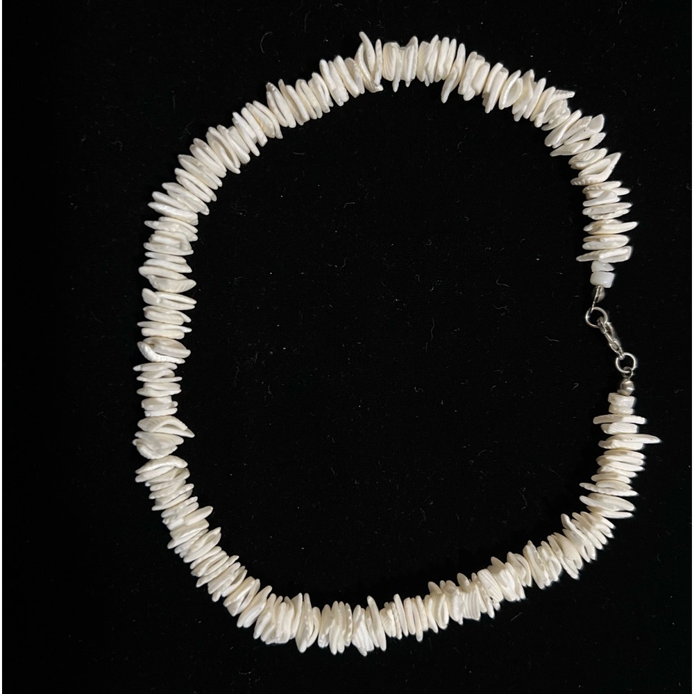 White Shell Beaded Necklace Choker Great Condition